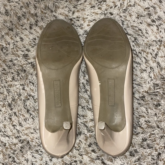 Tan patent leather heels size 9 1/2 from Predictions - Picture 4 of 13